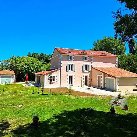 Au Son De L'eau 4* La Couronne (Charente)