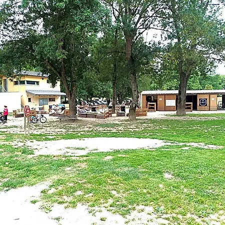 Hotel Au Son De L'eau La Couronne (Charente)