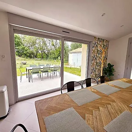 Hotel Au Son De L'eau La Couronne (Charente)