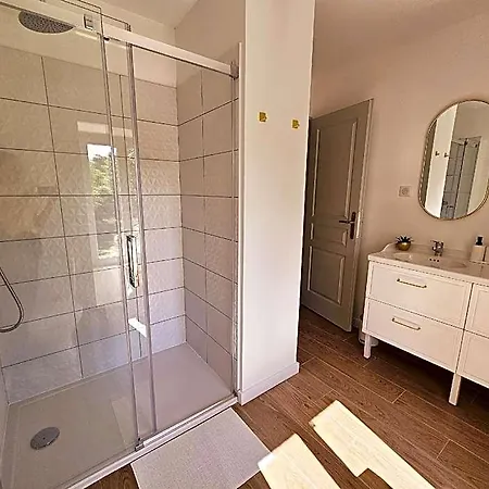 Au Son De L'eau Hotel 4*
